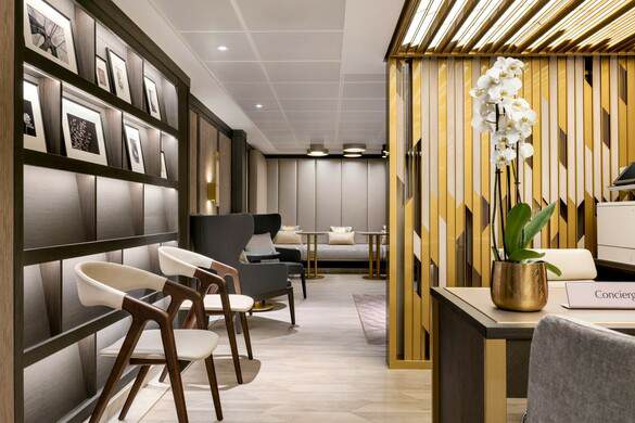 Oceania Vista - Concierge Lounge 2.jpg